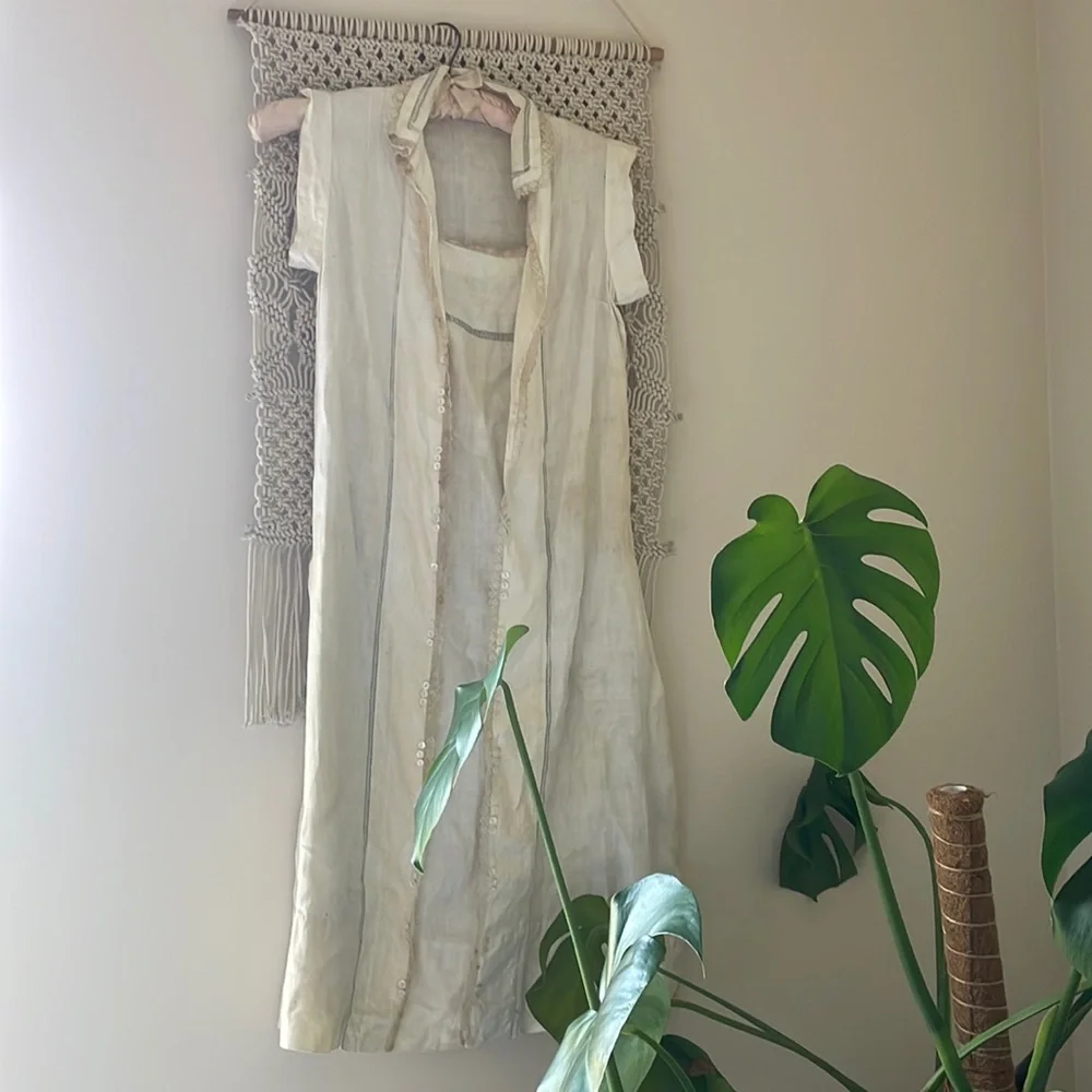🕰️ Antique Nursing Gown with Padded Hanger